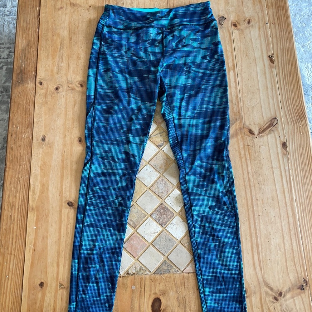 Forever 21 adorable workout leggings size S🥰